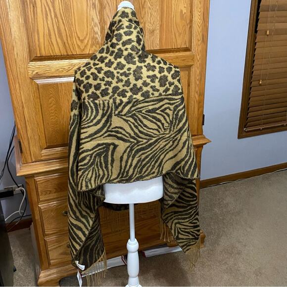 Michael Michael Kors Animal Print Leopard Brown Fringed Scarf NWT - Picture 12 of 14